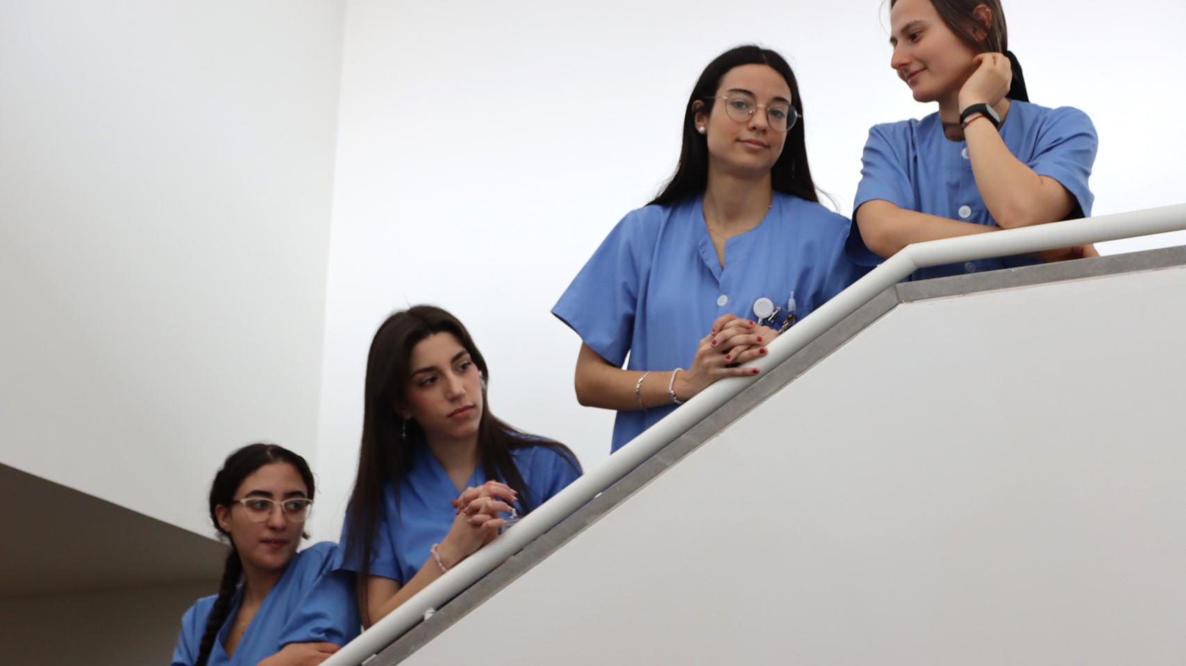 La Clínica Odontológica de la USAL conmemora el 8M con el descubrimiento de los vítores de 13 doctoras