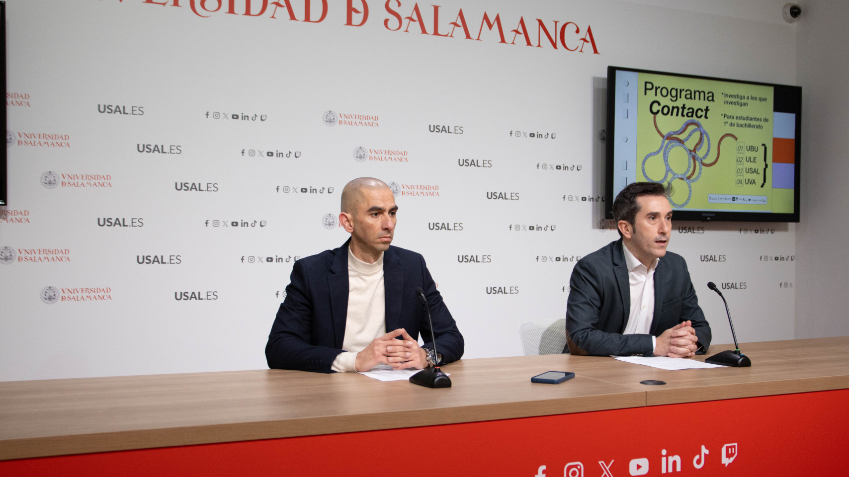 Presentación del programa "Contact: Investiga a los que investigan" por Raúl Rivas y Federico Bueno de Mata.