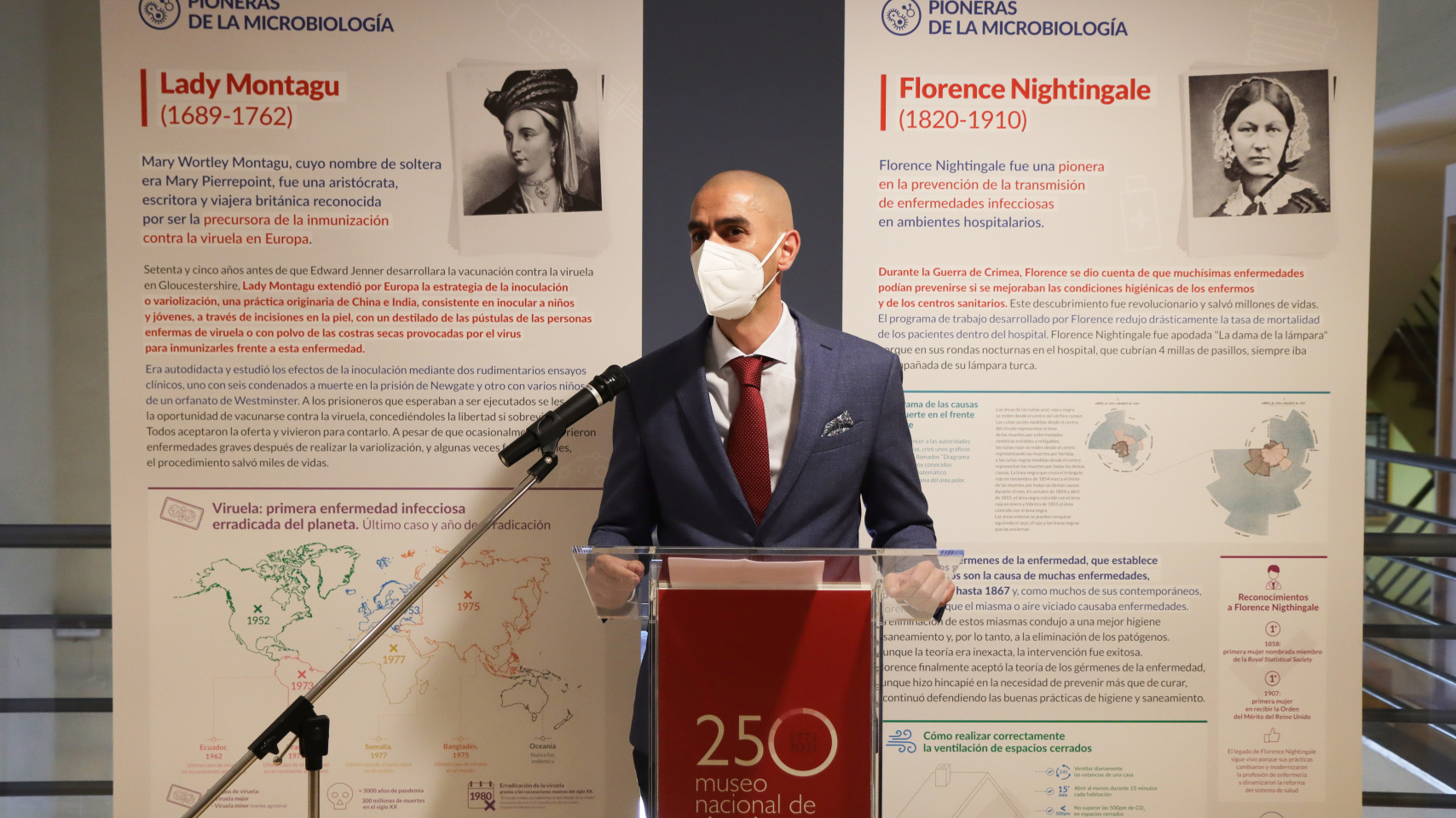 Raúl Rivas en la inauguración de la exposición ‘Pioneras de la Microbiología’ (Madrid)