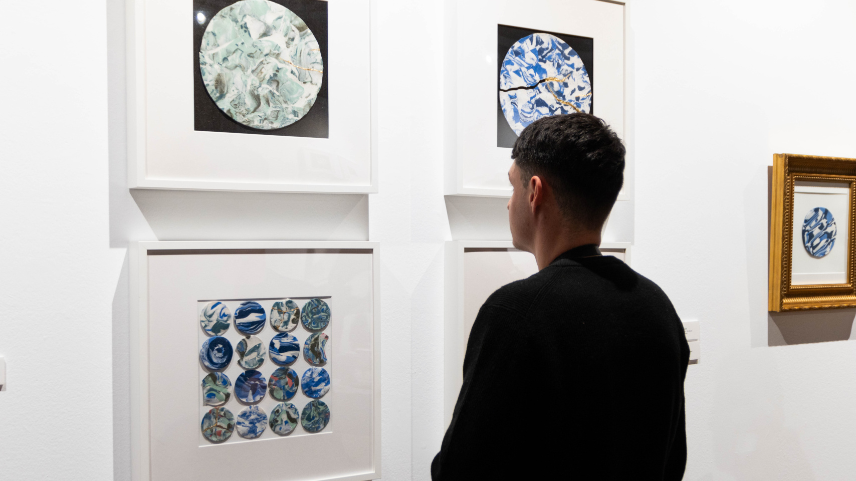 Parte de la muestra “Simbiosis entre Oriente y Occidente” expuesta en el Centro Cultural Hispano Japonés