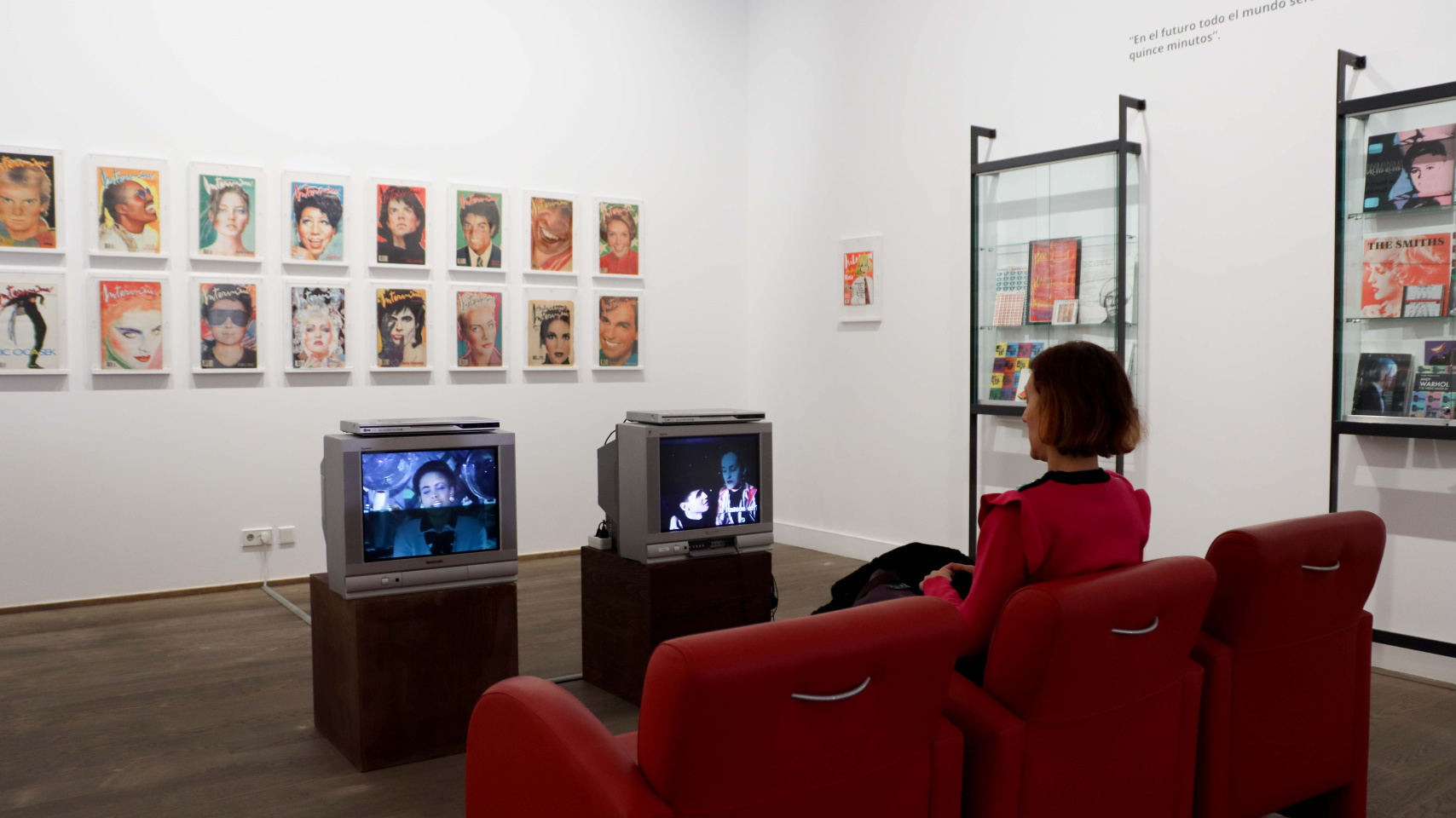 Parte de la exposición “Pop songs (Vol.2). Andy Warhol. Música y Vinilos”