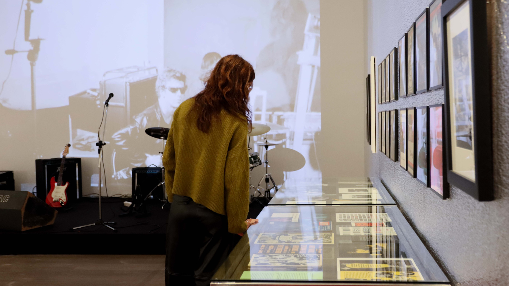 Parte de la exposición “Pop songs (Vol.2). Andy Warhol. Música y Vinilos”