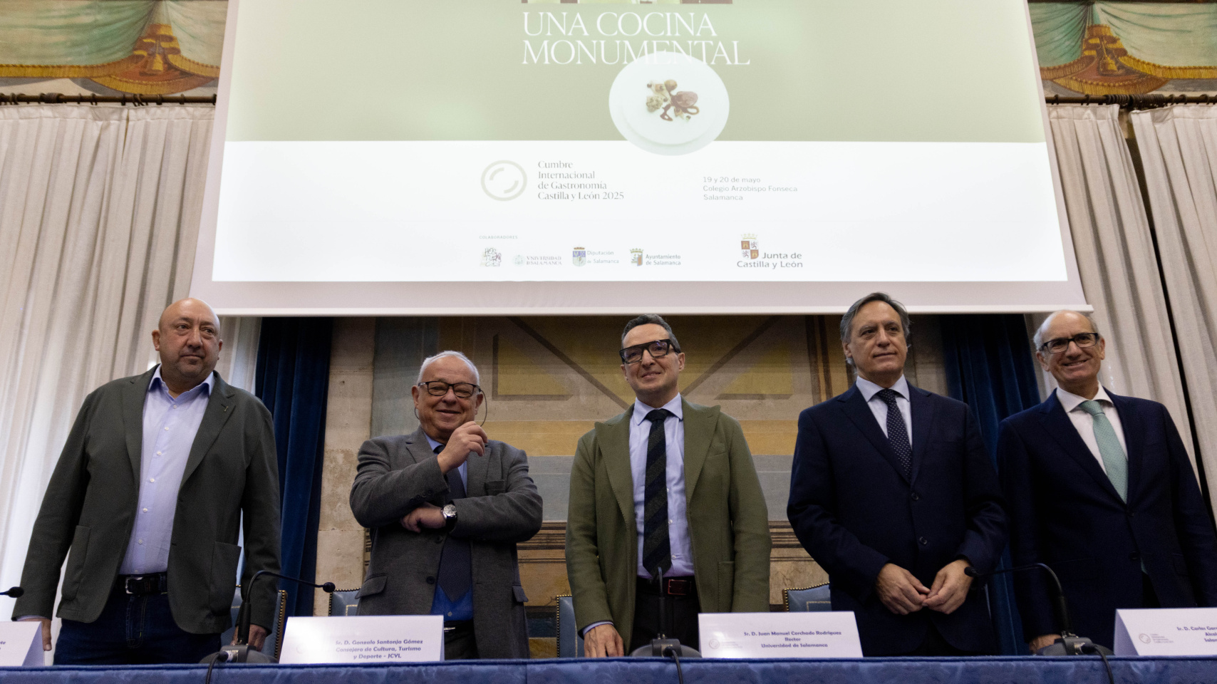 Presentación de la I Cumbre Internacional de Gastronomía de CYL. De izq. a dcha.: Jaime Fernández, Gonzalo Santonja, Juan Manuel Corchado, Carlos García Carbayo y Javier Iglesias.