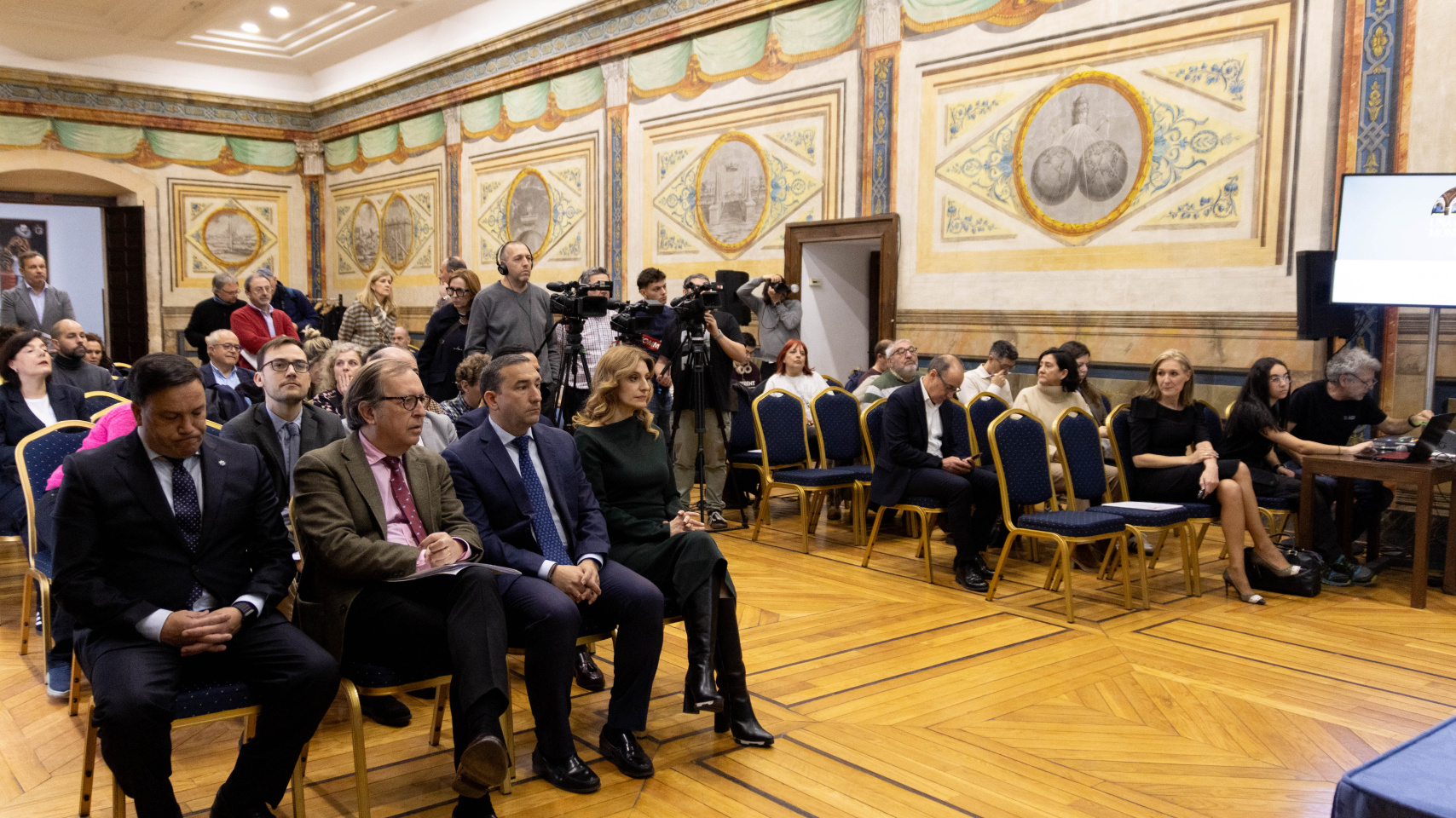 Asistentes a la presentación de la I Cumbre Internacional de Gastronomía de CYL
