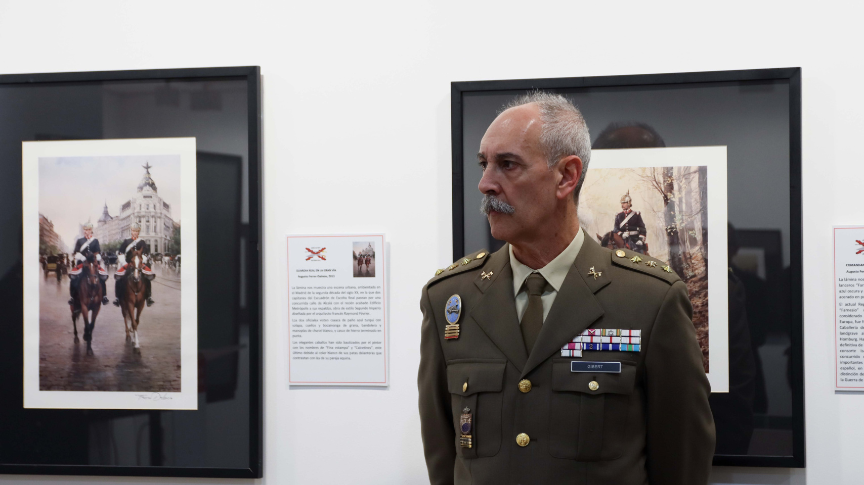 El comisario de la exposición y coronel de caballería, José María Gibert de Ortega.