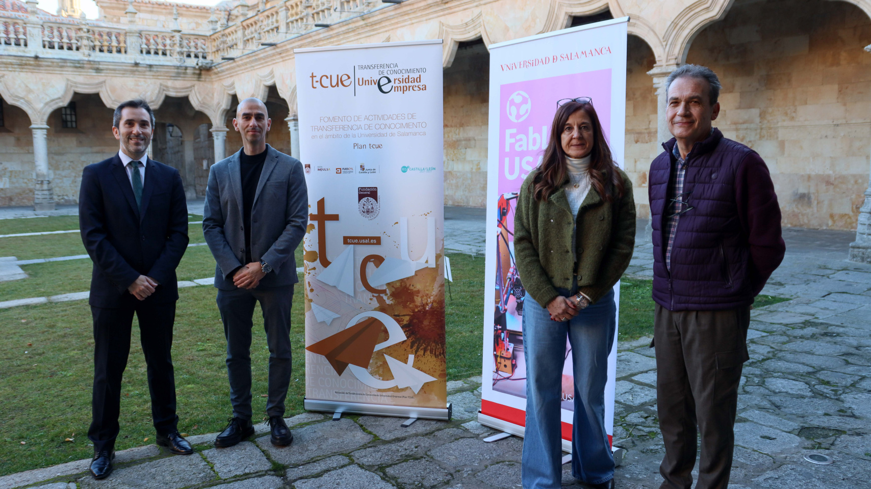 Federico Bueno, vicerrector de Transferencia, Innovación y Emprendimiento; Raúl Rivas, director del Servicio de Producción e Innovación Digital; Eva Maestro, gestora de proyectos en la Fundación General de la Universidad de Salamanca; y Miguel Ángel Salinero, coordinador de la Fundación General de la USAL.