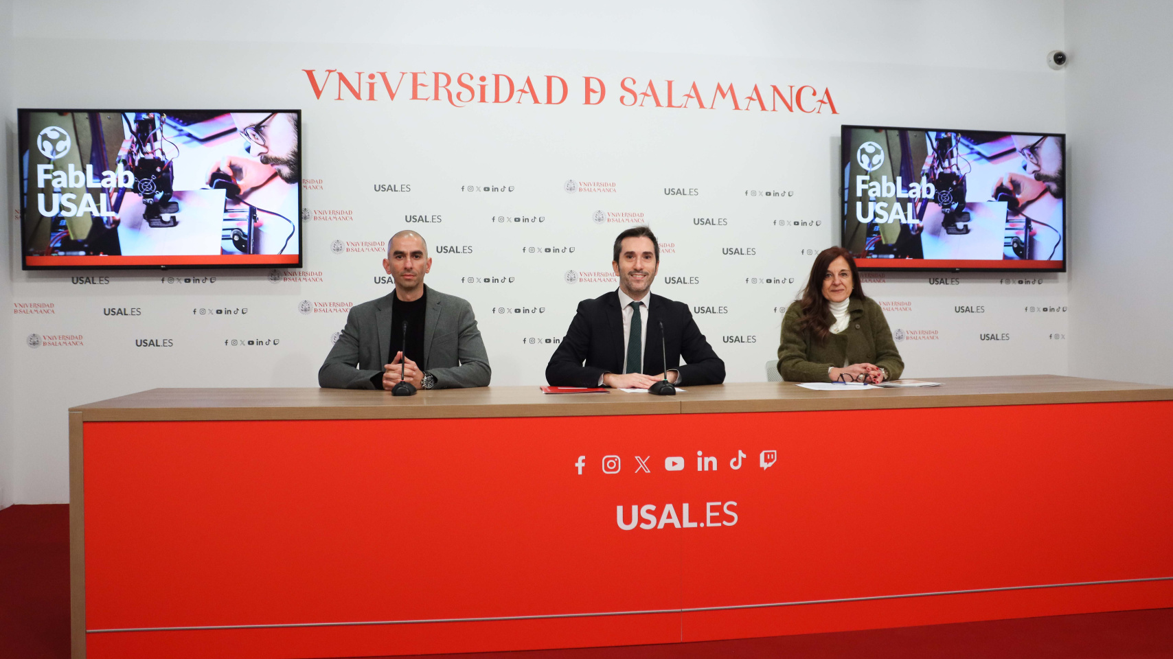 Raúl Rivas,Federico Bueno de Mata  y Eva Maestro en la presentación de FabLab.