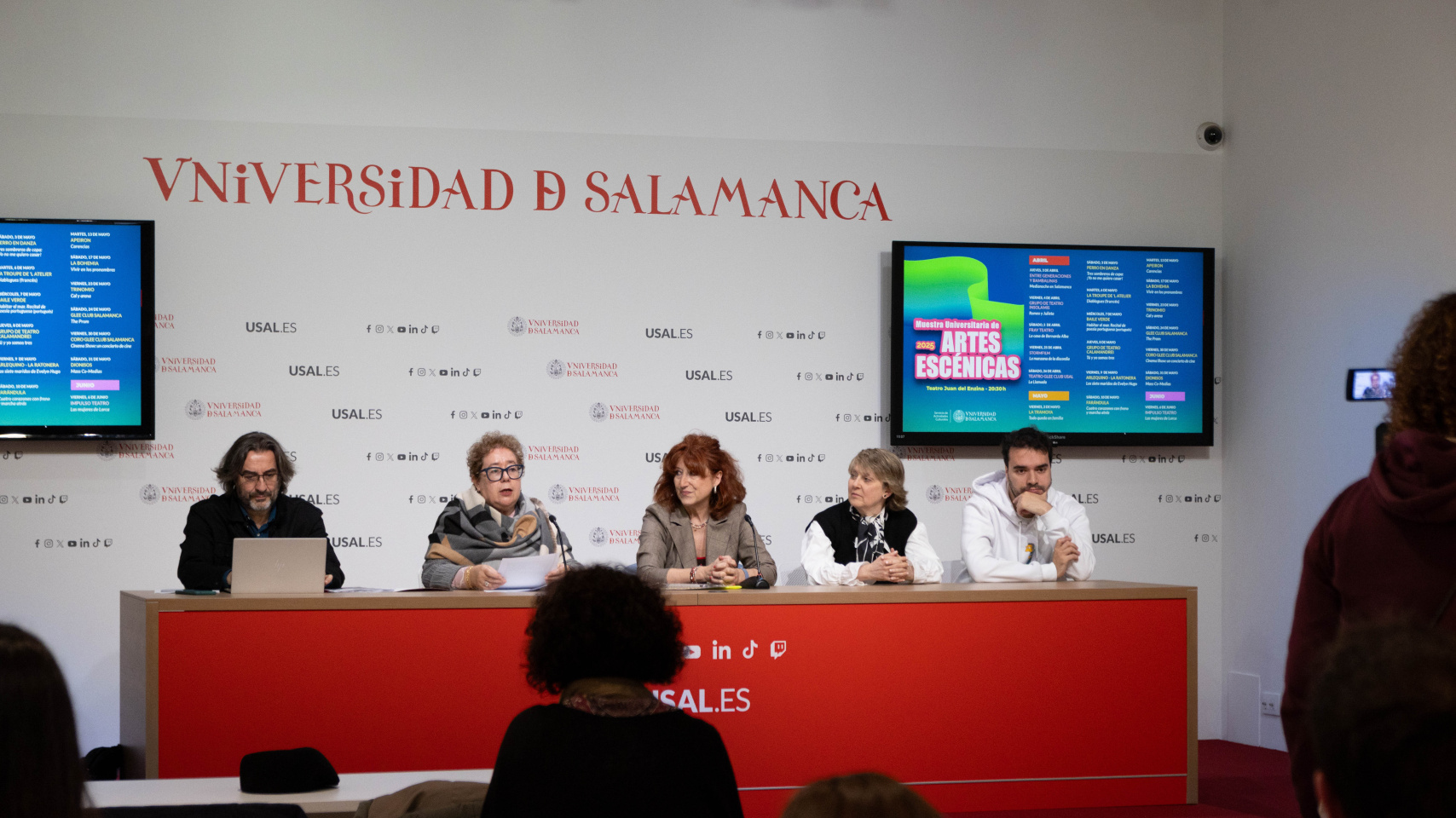 Presentación de la "Muestra Universitaria de Artes Escénicas 2025". De izq. a dcha.: Javier Panera, Matilde Olarte, Lina Rodríguez, Mónica de Horna y Guillermo Alconada.