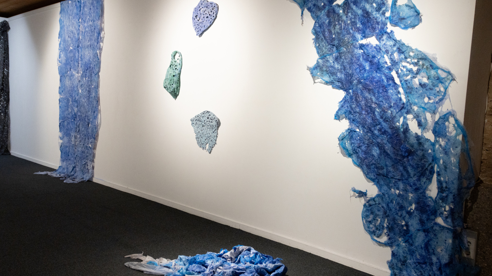 Parte de la muestra "Deus ex Machina" expuesta en el Espacio de Arte Experimental