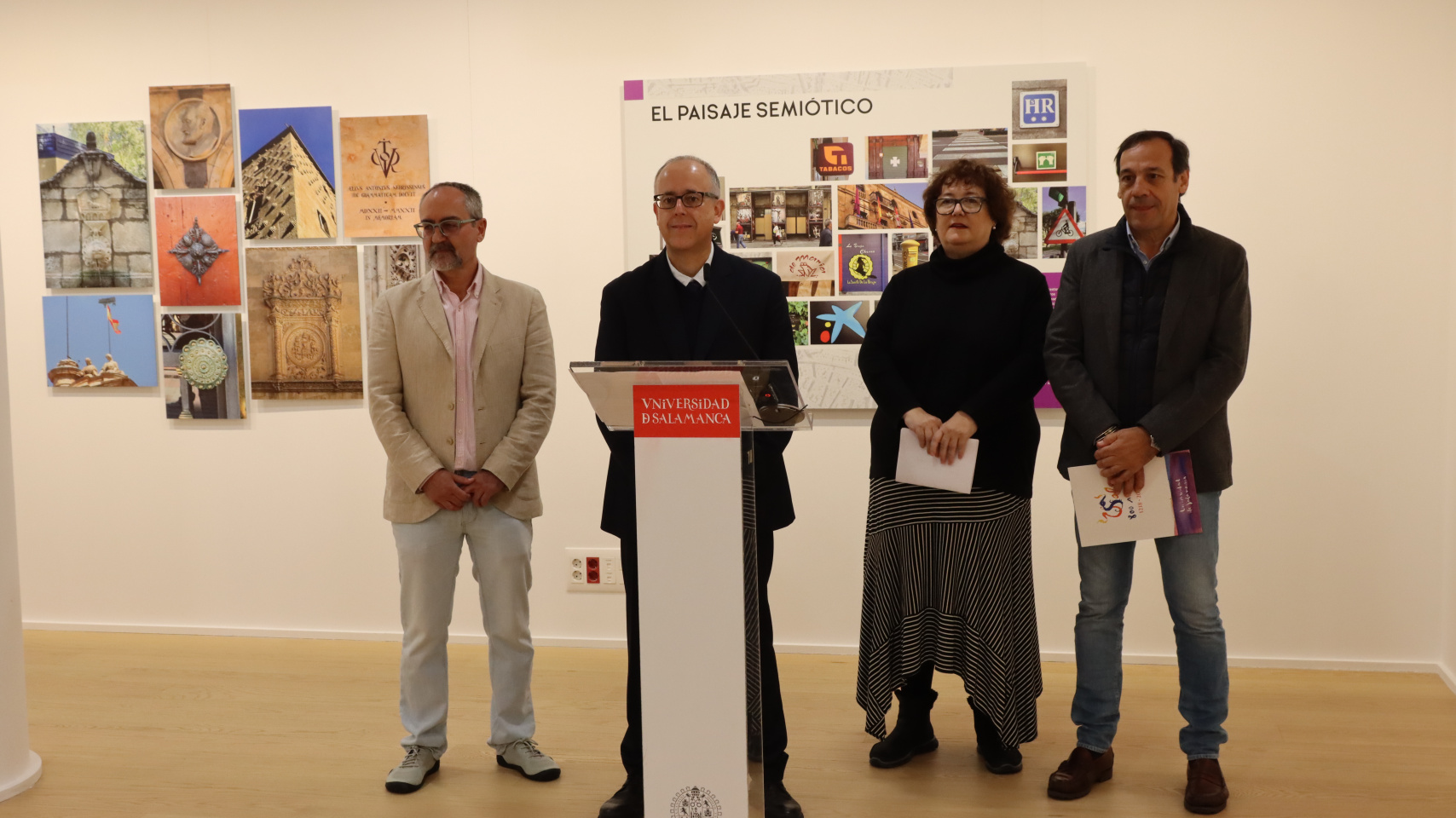 Inauguración de la  exposición "el paisaje lingüístico" en el CIE de la Universidad de Salamanca