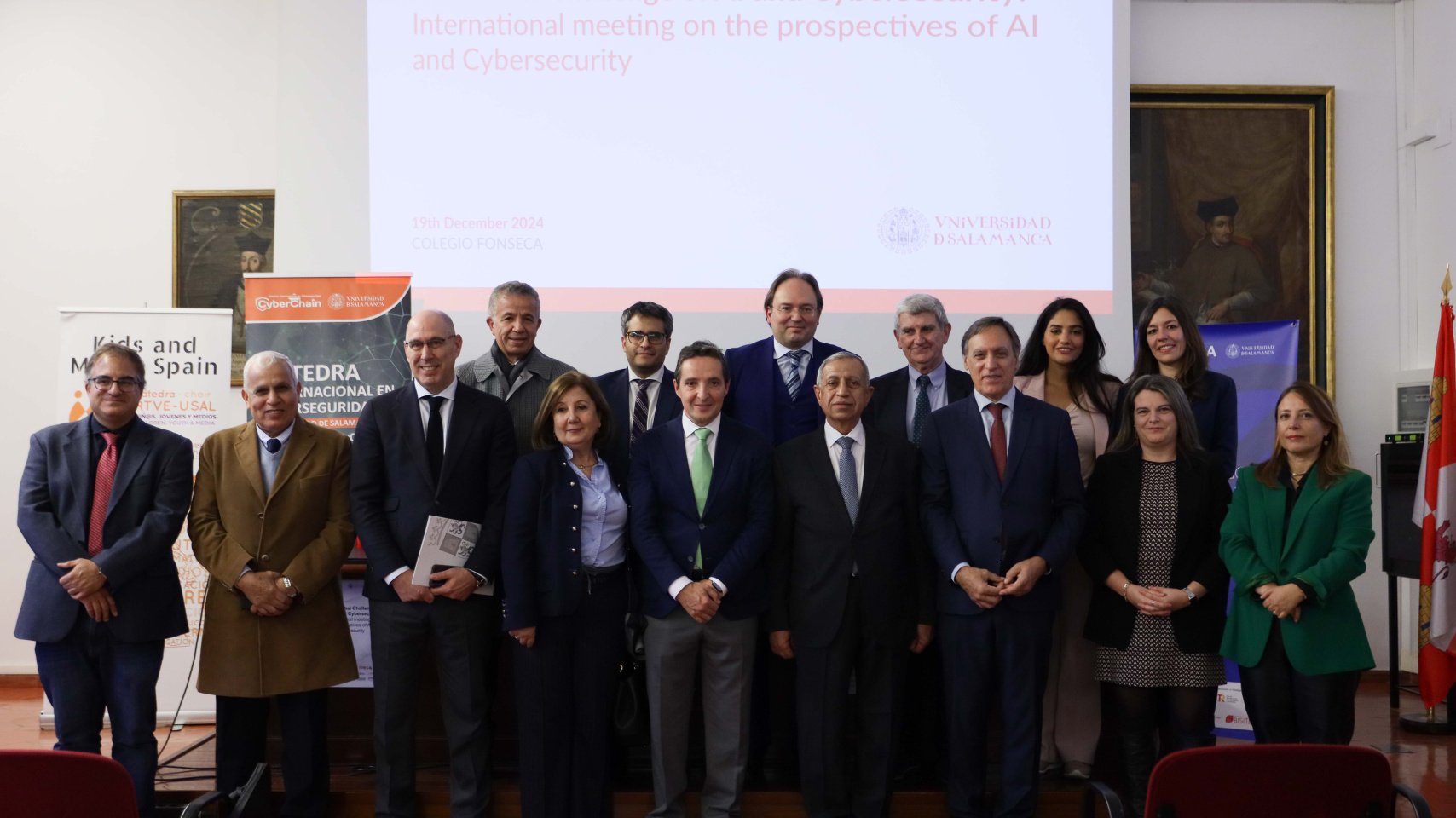 Autoridades y organizadores de la jornada internacional sobre inteligencia artificial y ciberseguridad