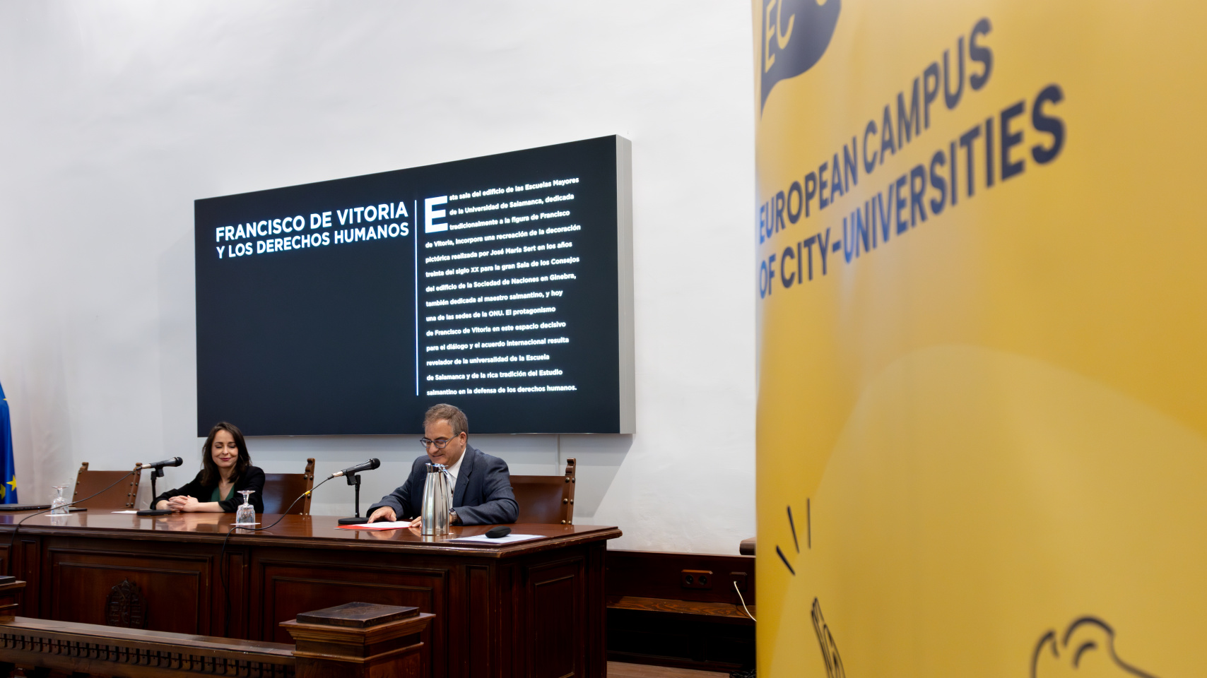 Inauguración del foro por parte de Raúl Sánchez Prieto y Carmen Seguín Kattan.