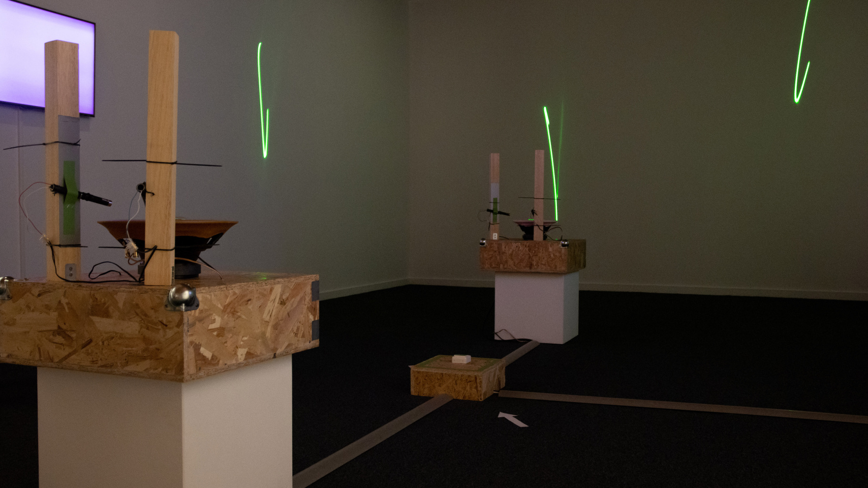 Exposición audiovisual ‘Not an oscilloscope (nor a lissajous)’