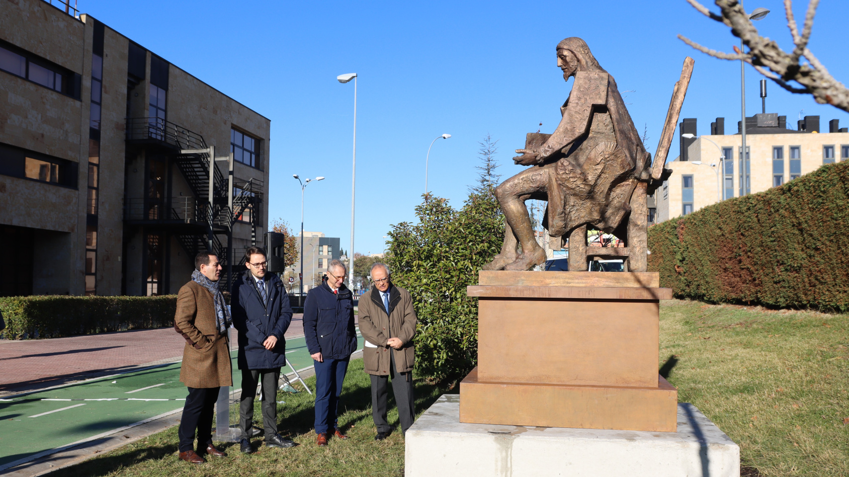 Escultura de Diego de Saavedra y Fajardo en la Facultad de derecho de la USAL