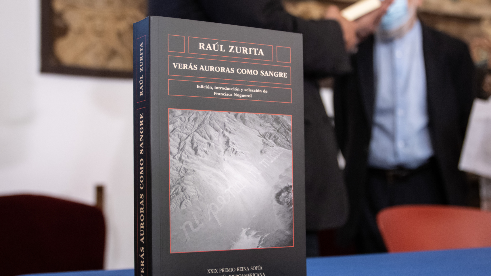 Libro 'Verás auroras de sangre' de Raúl Zurita