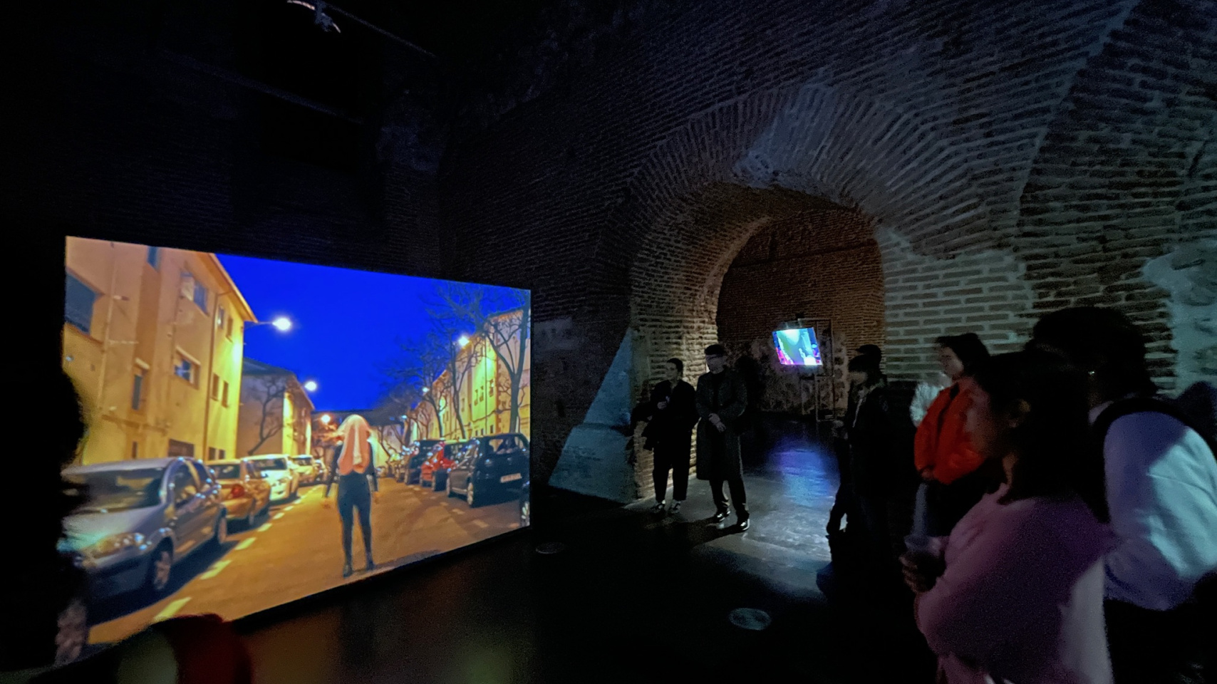 Para fomentar el intercambio de obras de estudiantes y graduados de 16 facultades de toda España