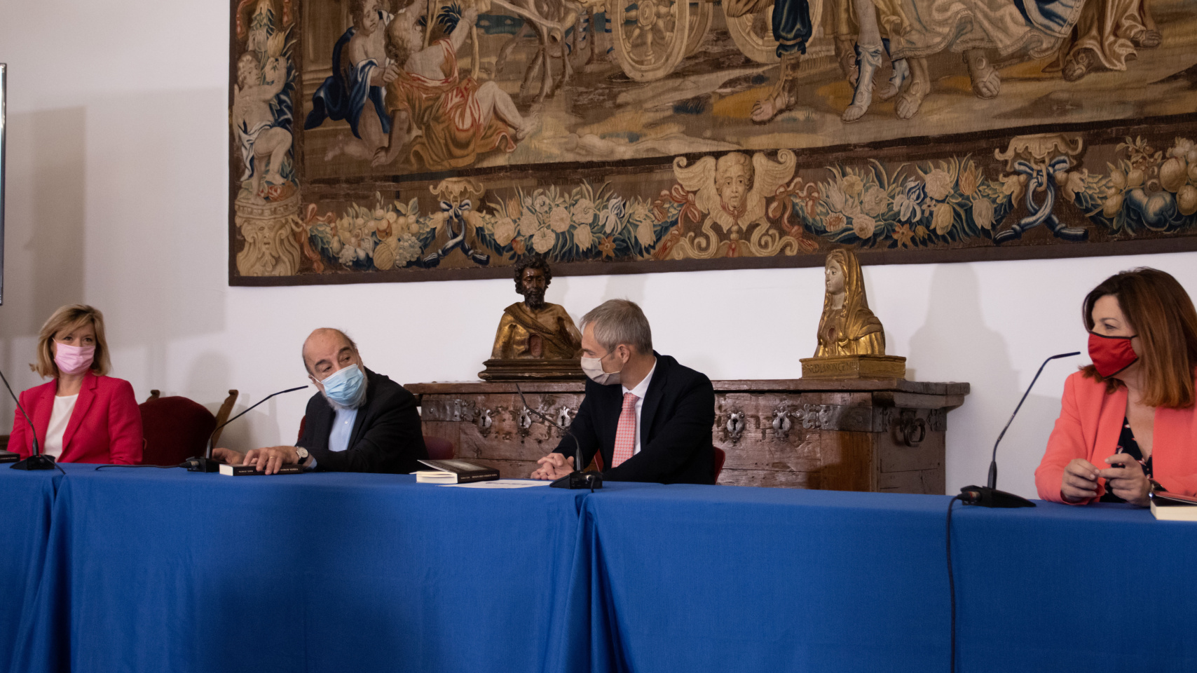 De izquierda a derecha: Llanos Castellanos, Raúl Zurita, Ricardo Rivero y Francisca Noguerol