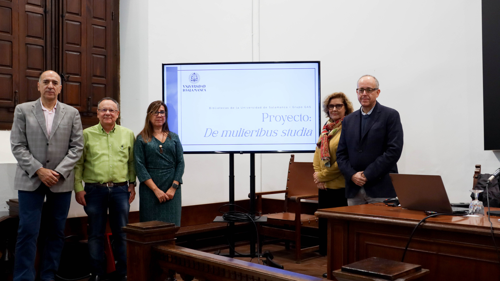De izquierda a derecha: Ángel Zazo Rodríguez, Modesto Escobar, Tránsito Ferreras, Margarita Becedas y José Miguel Mateos durante la presentación del proyecto a los medios.