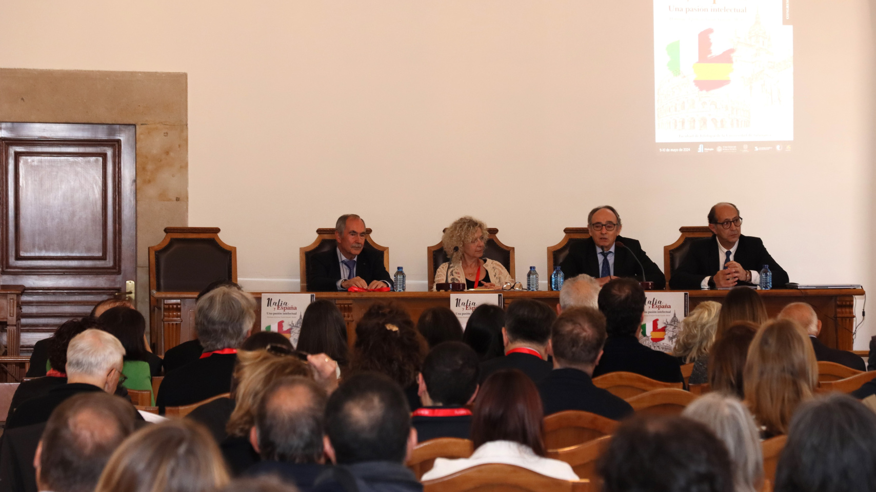 La Facultad de Filología rinde homenaje al catedrático Vicente González Martín