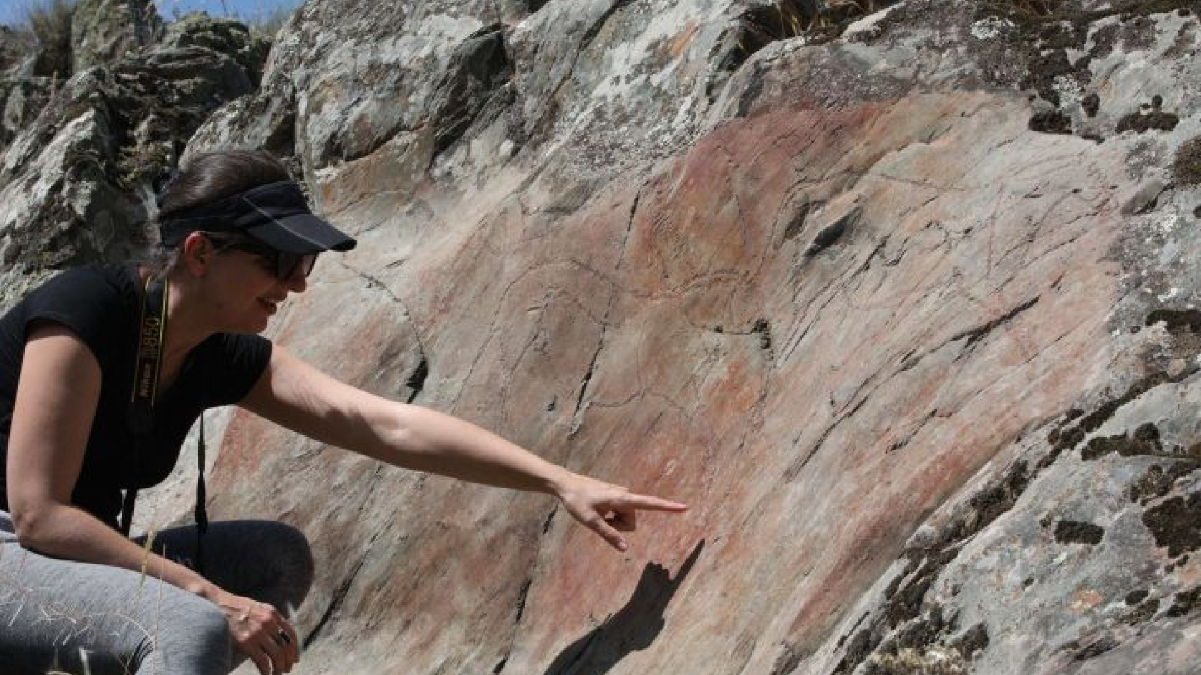 La investigadora de la Universidad de Salamanca Oliva Rivero en el Yacimiento Arqueológico de Siega Verde