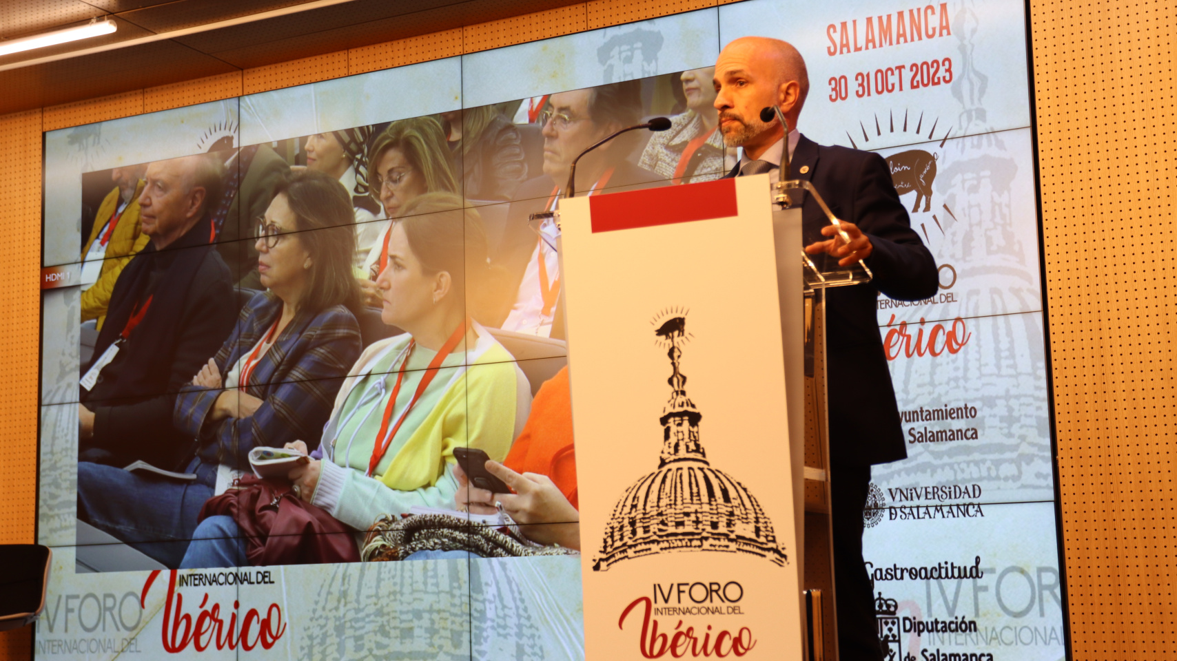 El vicerrector de Economía, Javier González Benito en el IV Foro Internacional del Ibérico