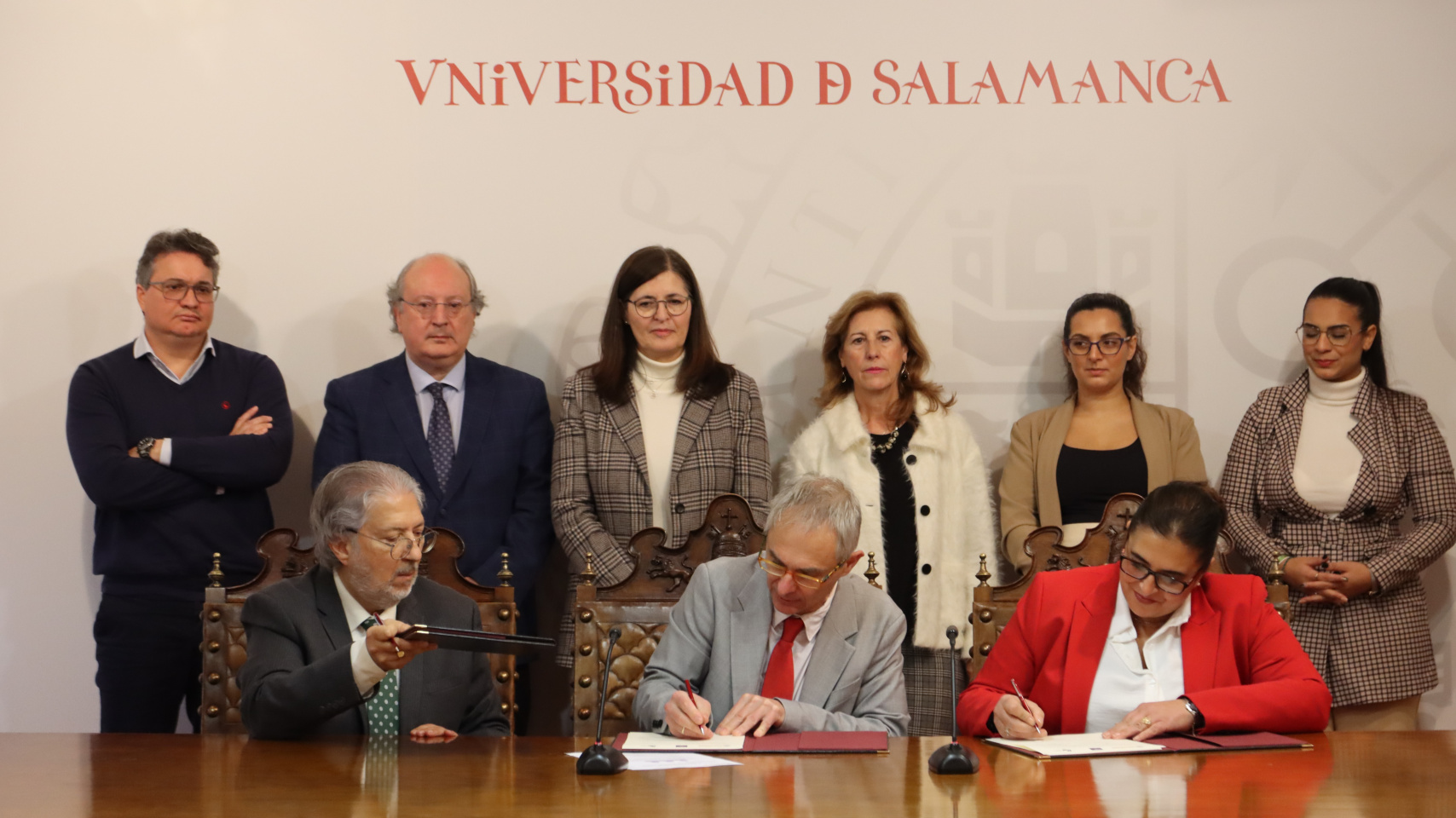 Acto de firma del convenio USAL con Fundación Instituto de Cultura Gitana y Asociación Unión y Progreso Mujer Romaní