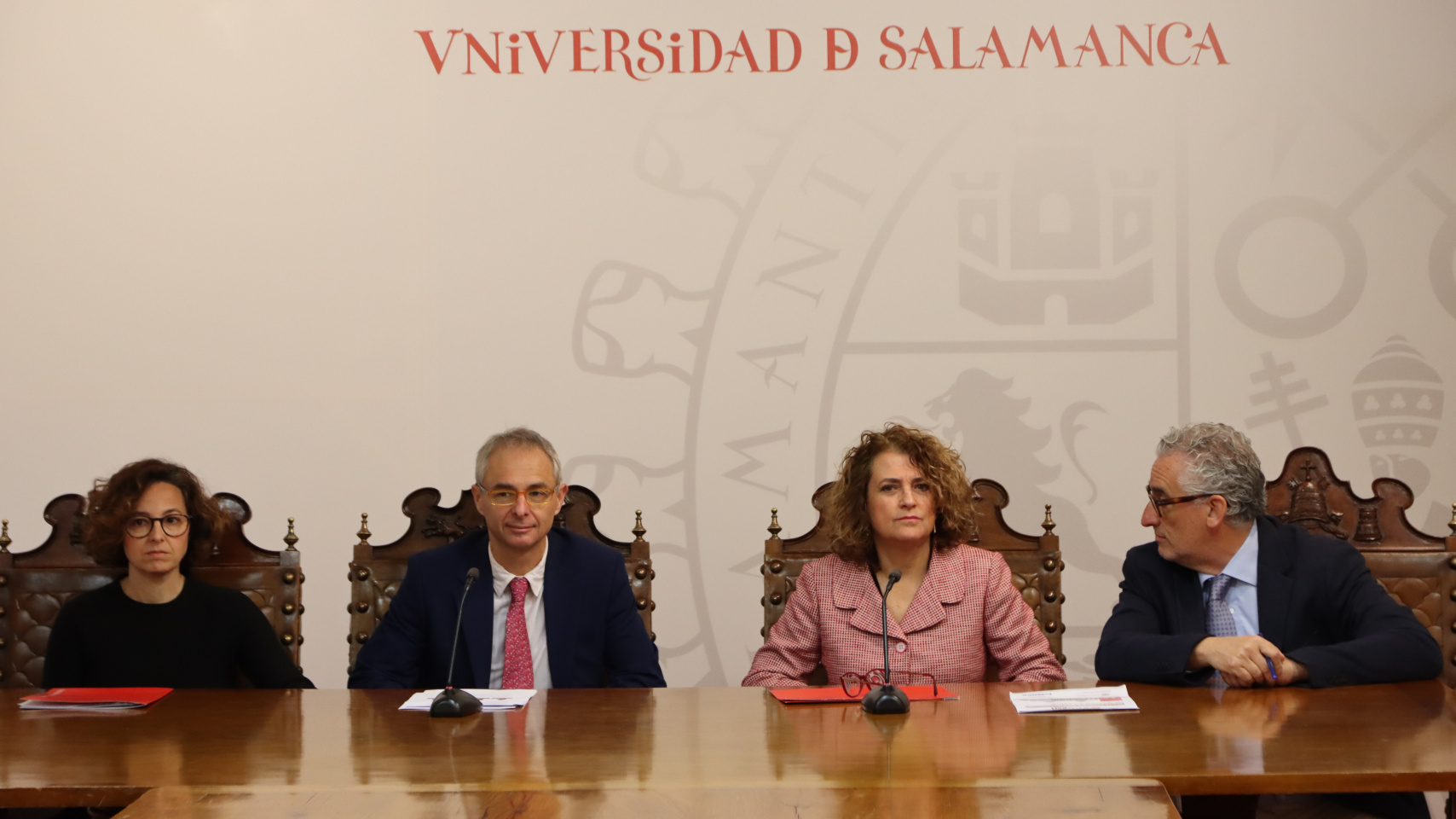 Rueda de prensa  en el Rectorado presentado la estrategia “Genusal” a los medios