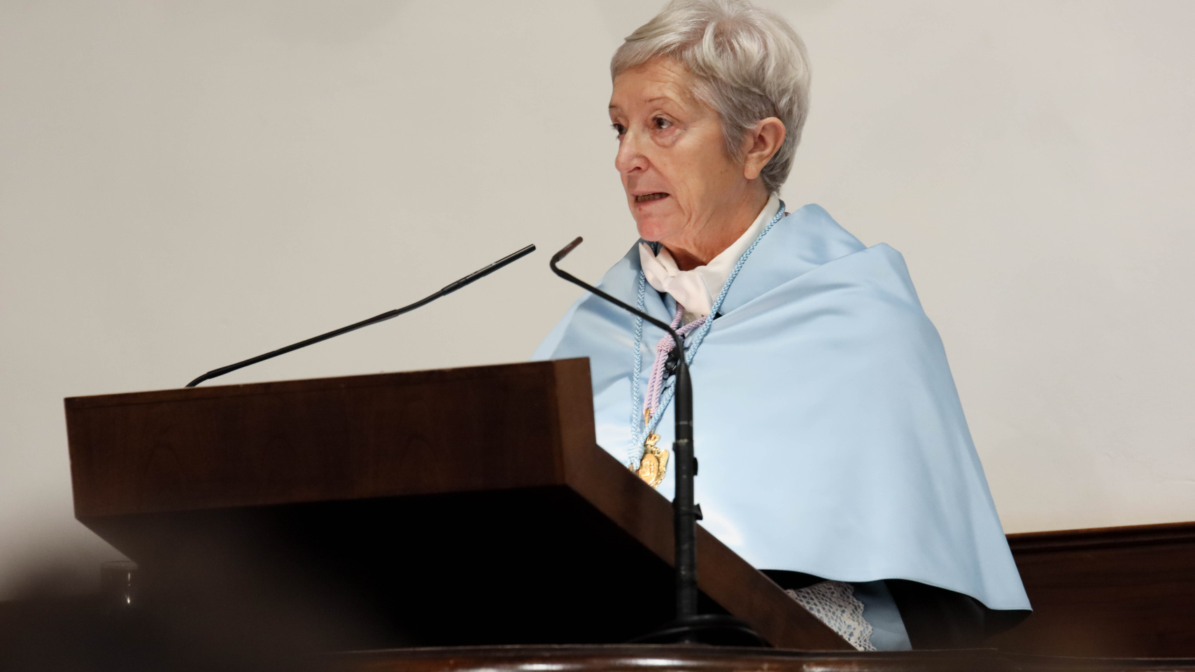Eulalia Pérez durante su discurso ceremonial.