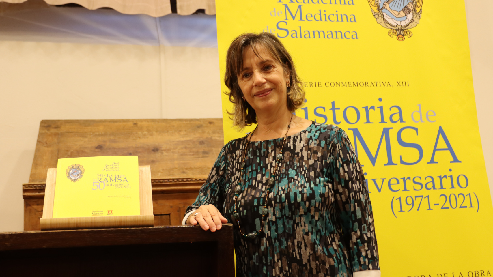 Bertha M. Gutiérrez Rodilla, catedrática de Historia de la Medicina y coordinadora de la obra; y Consuelo del Cañizo Fernández-Roldán, bibliotecaria de la RAMSA y secretaria de redacción de la obra.