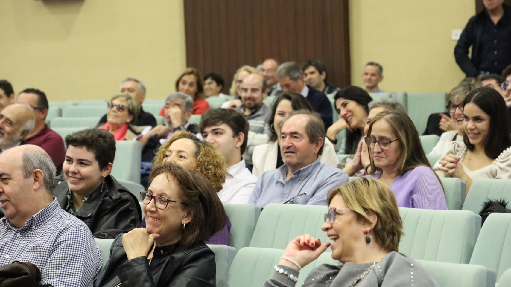 El vicerrector de Ordenación Académica y Profesorado, David Díez, ha presidido el evento junto con los dos decanos, Antonio Miguel Martínez (Ciencias) y María del Mar Canedo (Ciencias Químicas).