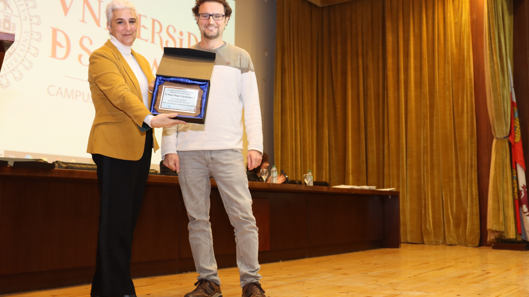 El vicerrector de Ordenación Académica y Profesorado, David Díez, ha presidido el evento junto con los dos decanos, Antonio Miguel Martínez (Ciencias) y María del Mar Canedo (Ciencias Químicas).