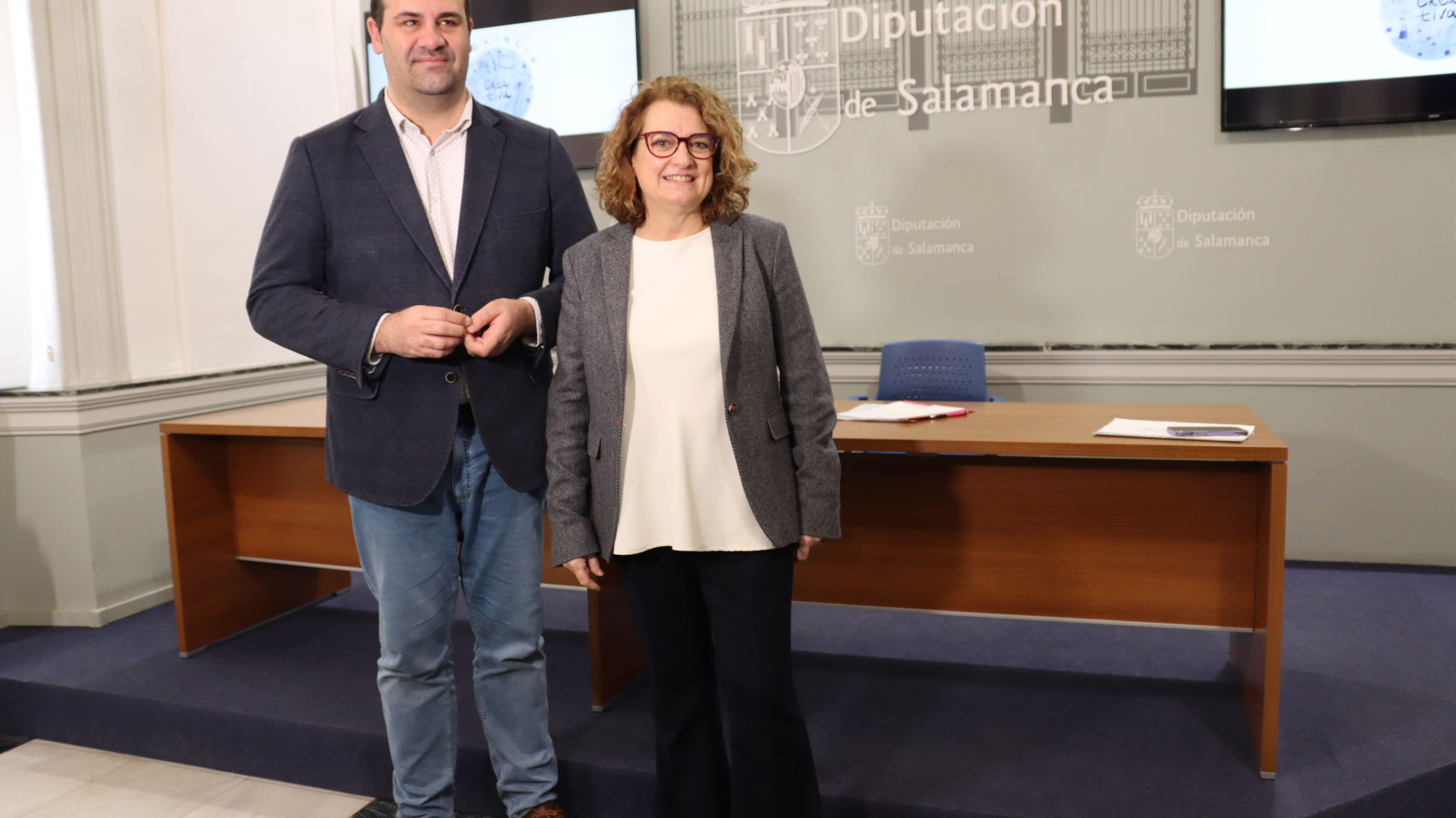 La vicerrectora de Ciencias de la Salud y Asuntos Sociales de la USAL, Ana Martín. junto a David Mingo, diputado de cultura