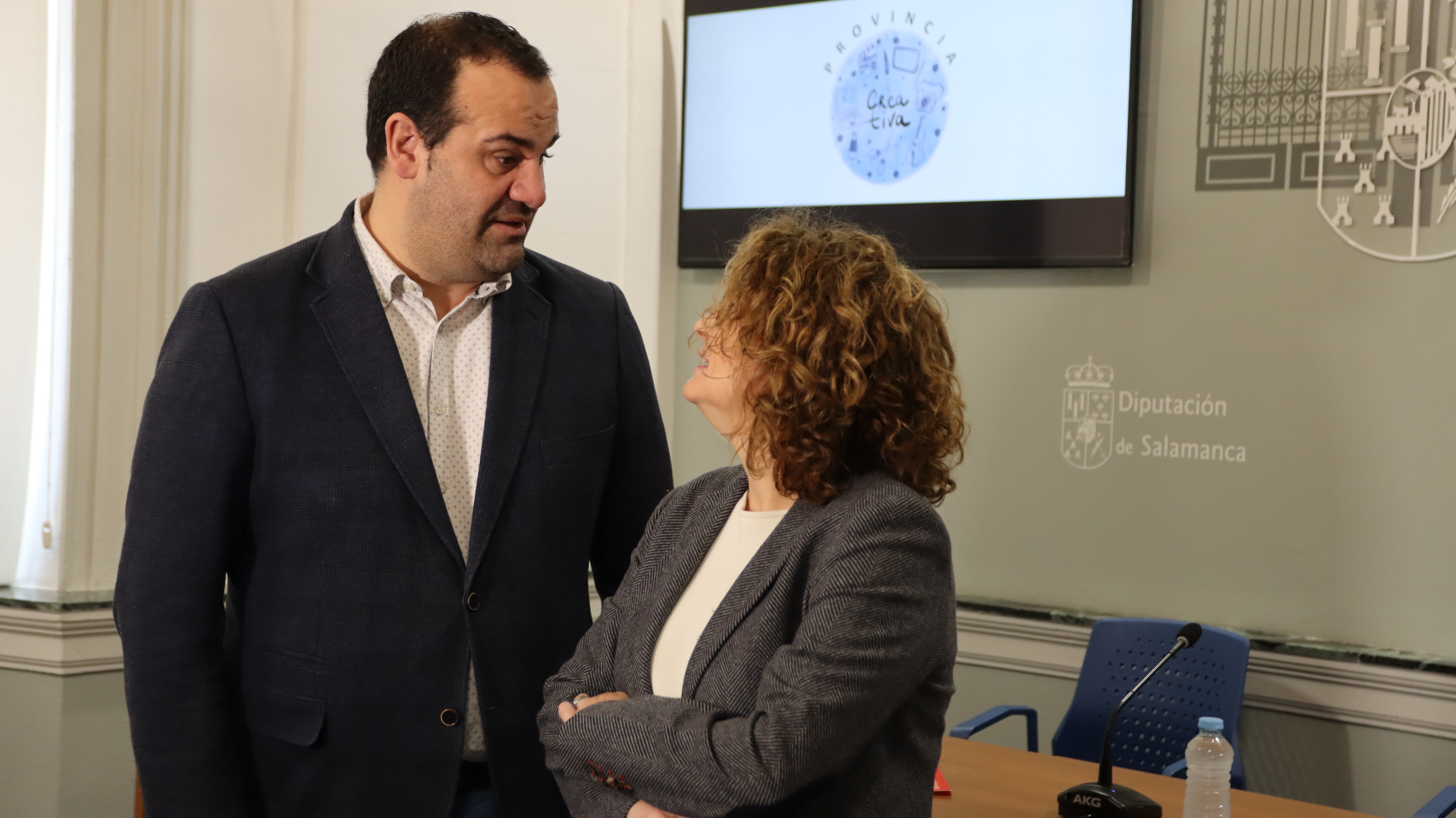 La vicerrectora de Ciencias de la Salud y Asuntos Sociales de la USAL, Ana Martín. junto a David Mingo, diputado de cultura