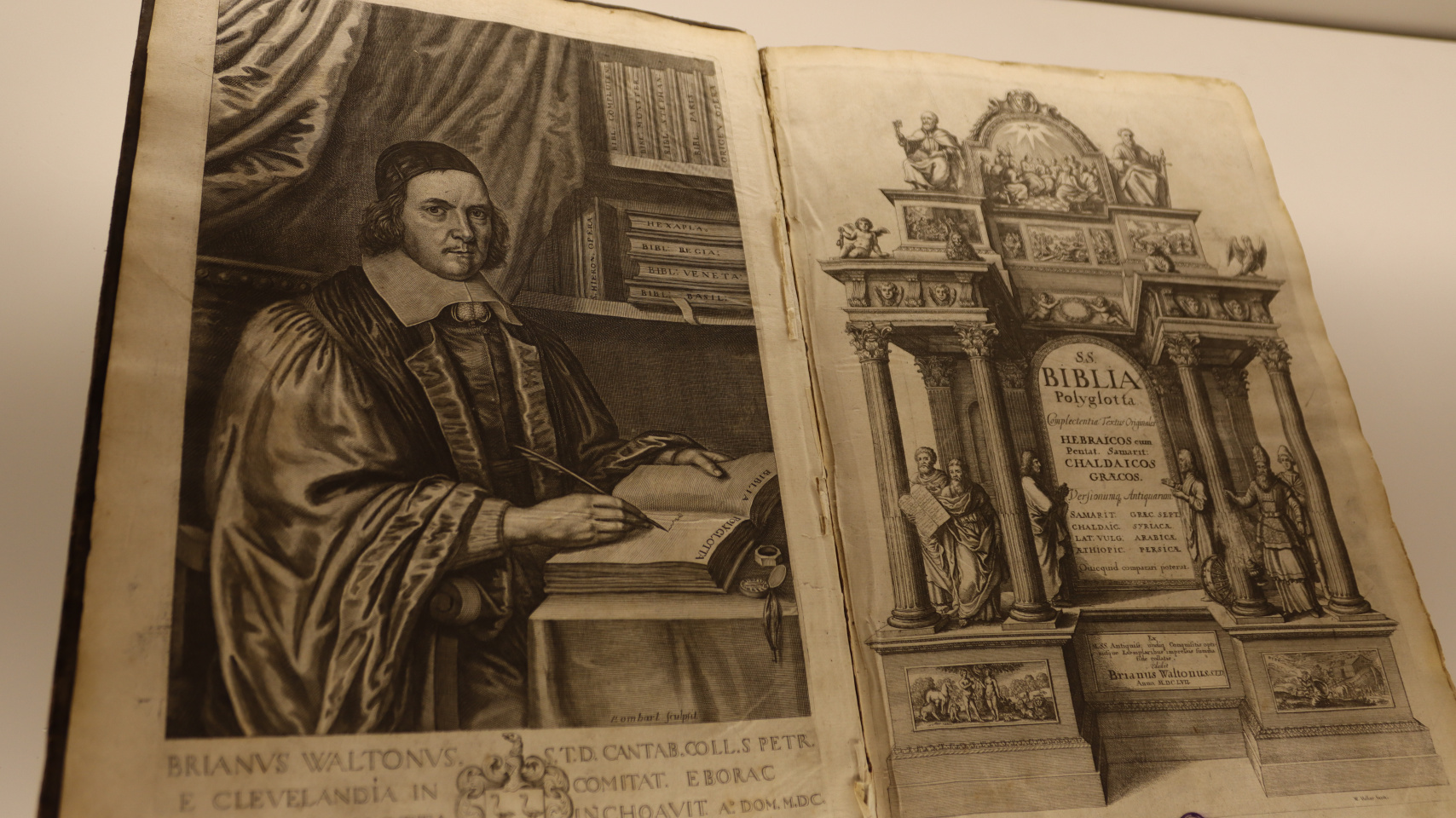 Exposición bibliográfica  "El León y la Pluma. Jerónimo de Estridón"