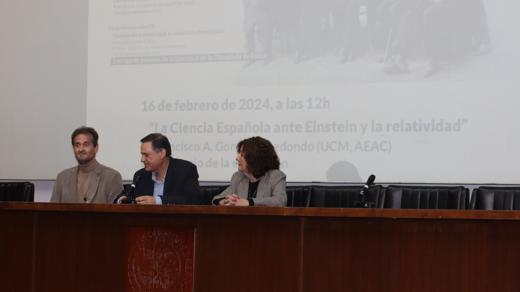 Conferencia sobre la exposición Albert Einstein en España en la USAL