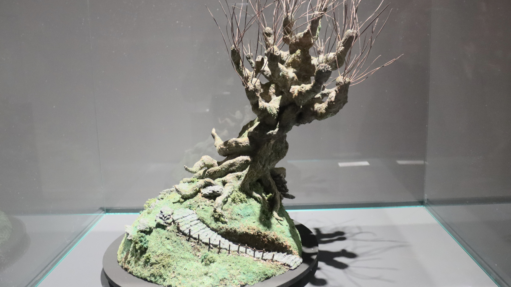 Maqueta seleccionada de la asignatura Escenografía en la exposición en el Espacio de Arte Experimental en la Hospedería Fonseca