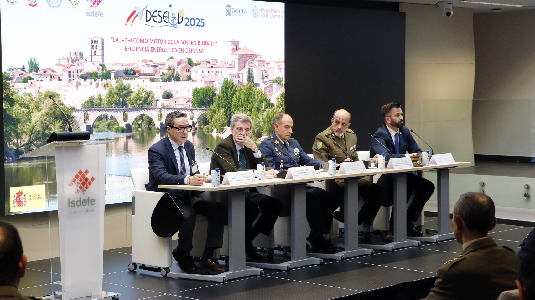 Acto inaugural del DESEi+d con la presencia del rector Juan Manuel Corchado.