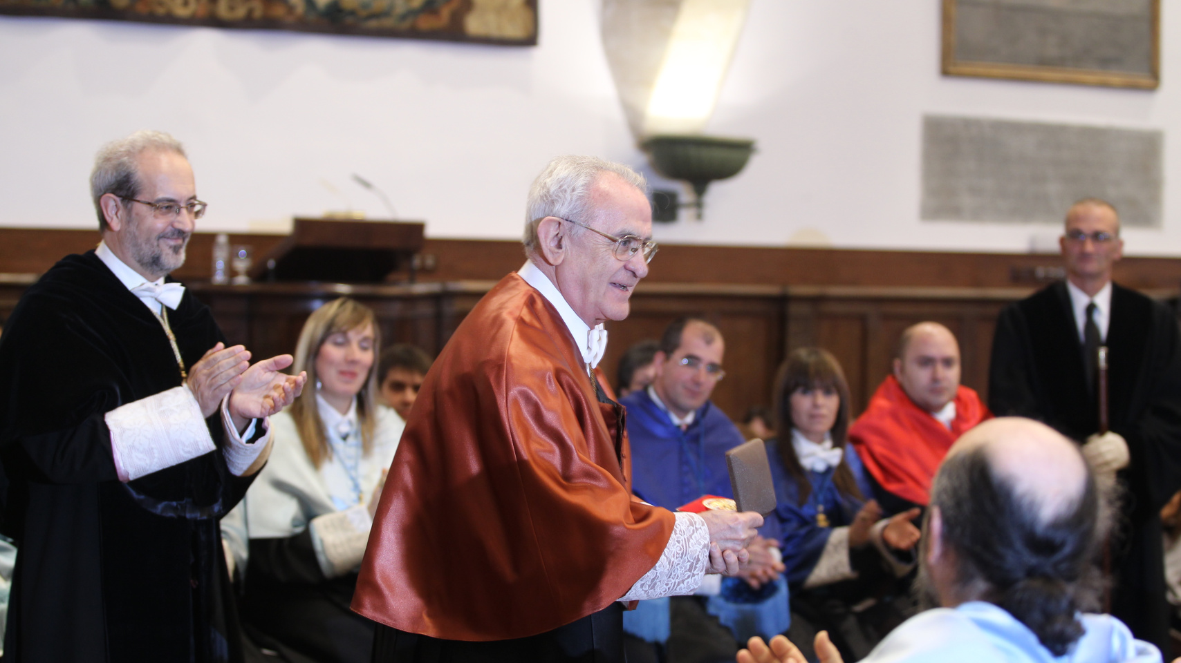 Salvador Sánchez-Terán recibe en la Medalla de la Universidad de Salamanca