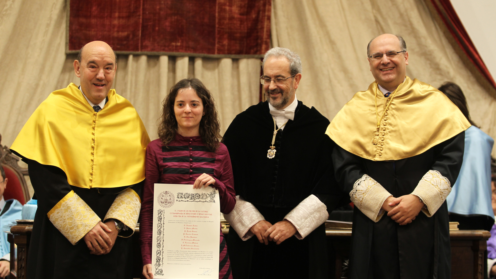 Cristina Rosado Rubio recibe el Premio de la Cátedra FIIPERVA a la Mejor Comunicación Clínica