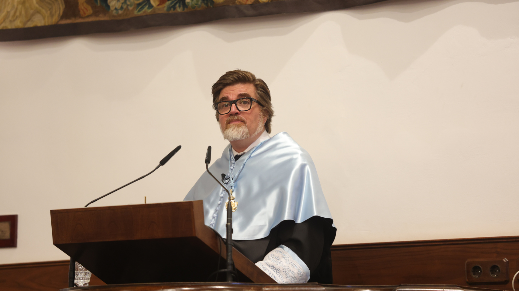 El profesor Pedro Serra durante su intervención.JPG