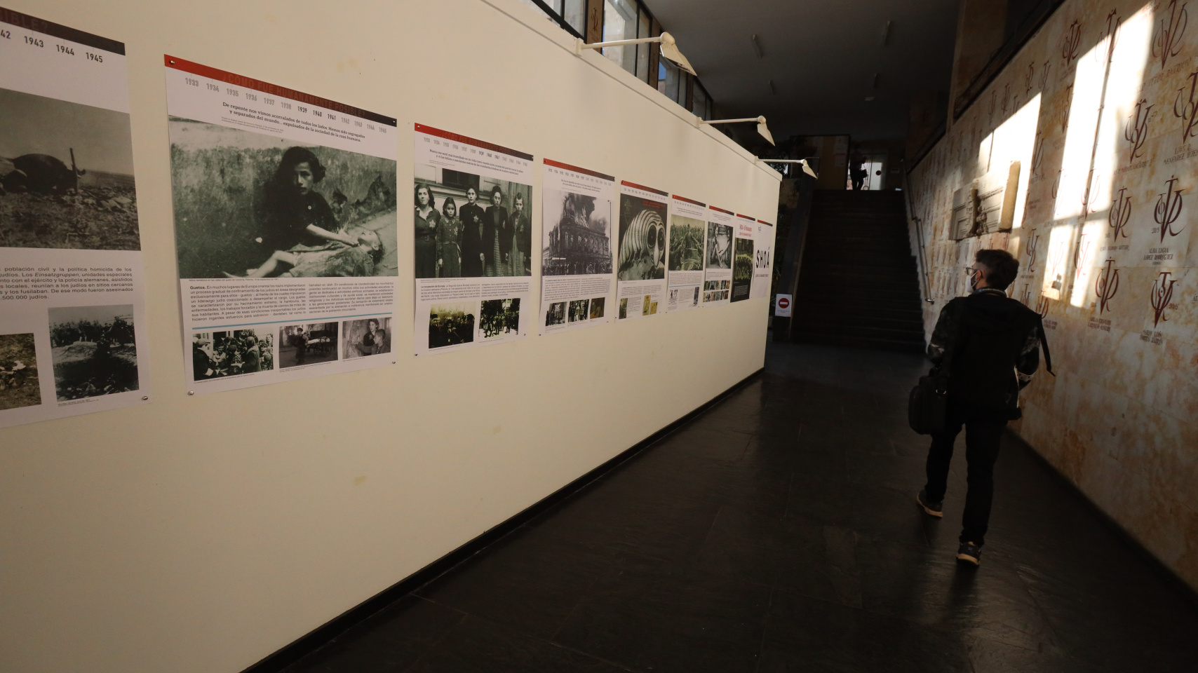 El Departamento de Historia Medieval, Moderna y Contemporánea organiza una muestra que revisa los principales aspectos históricos del Holocausto