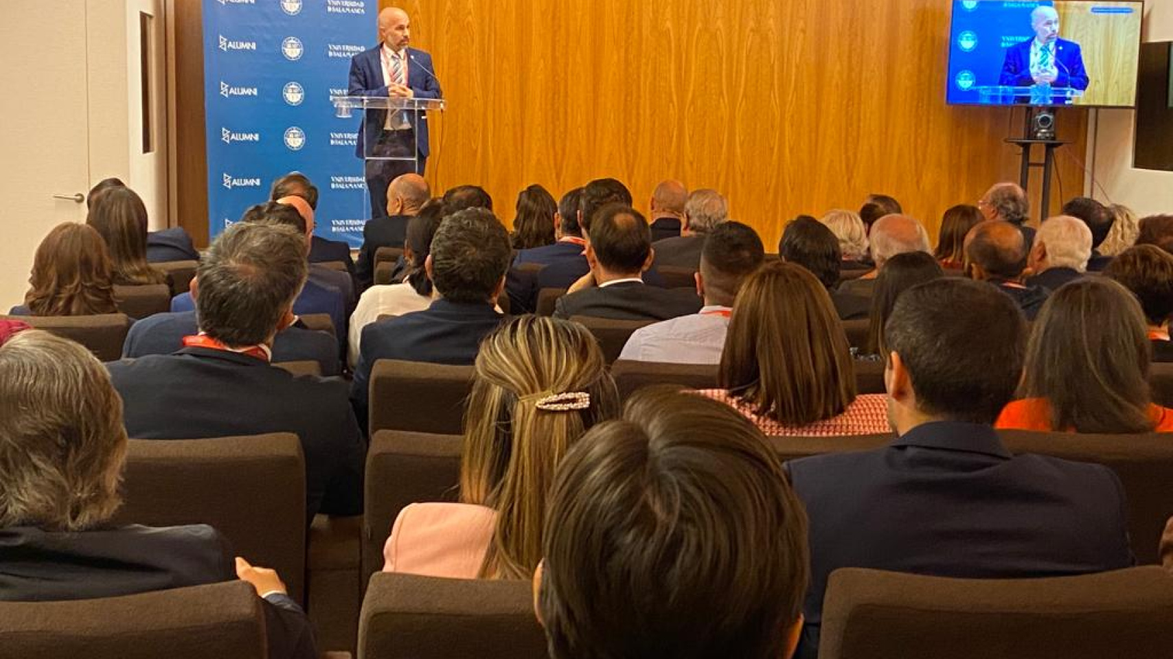 Asistentes a la entrega de "Premios Cum Laude 2022"