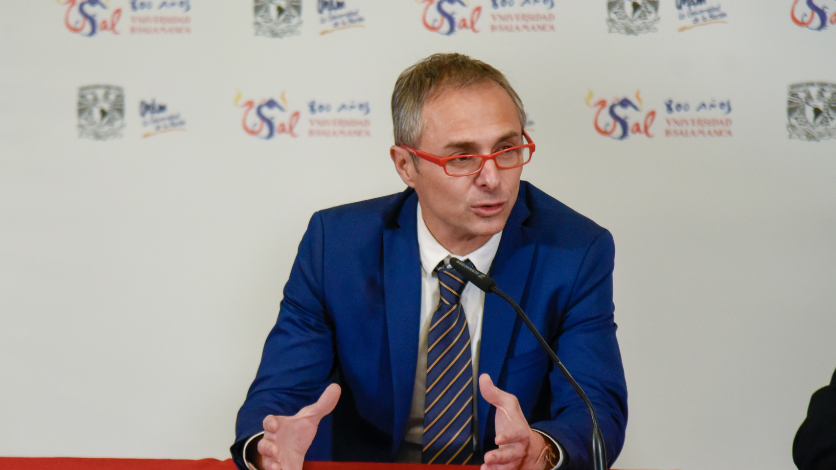 El rector de la Universidad de la Salamanca, Ricardo Rivero, finalizando el acto.