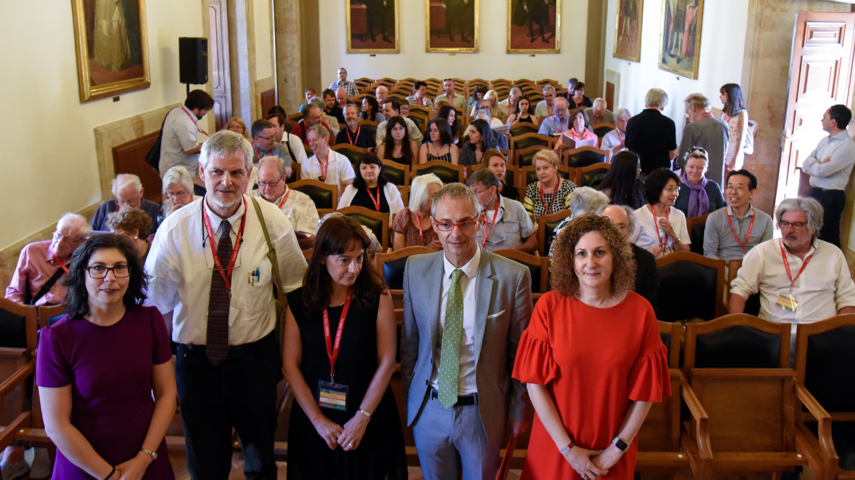 Los asistentes al acto en el Aula Magna de la Facultad de Filología