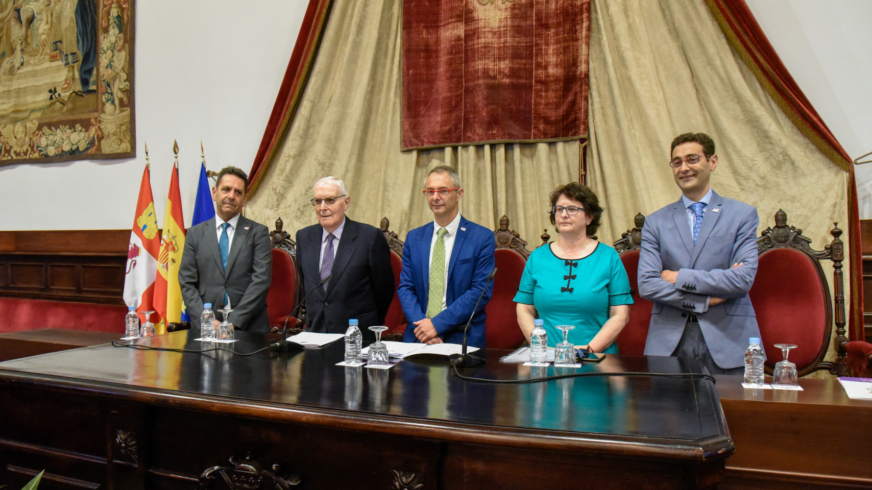 Ricardo Rivero, Víctor García de la Concha, Izaskun Ávarez,José Miguel Sánchez Llorente y José Luis Herrero inauguran los Cursos de Lengua y Culturas Españolas.