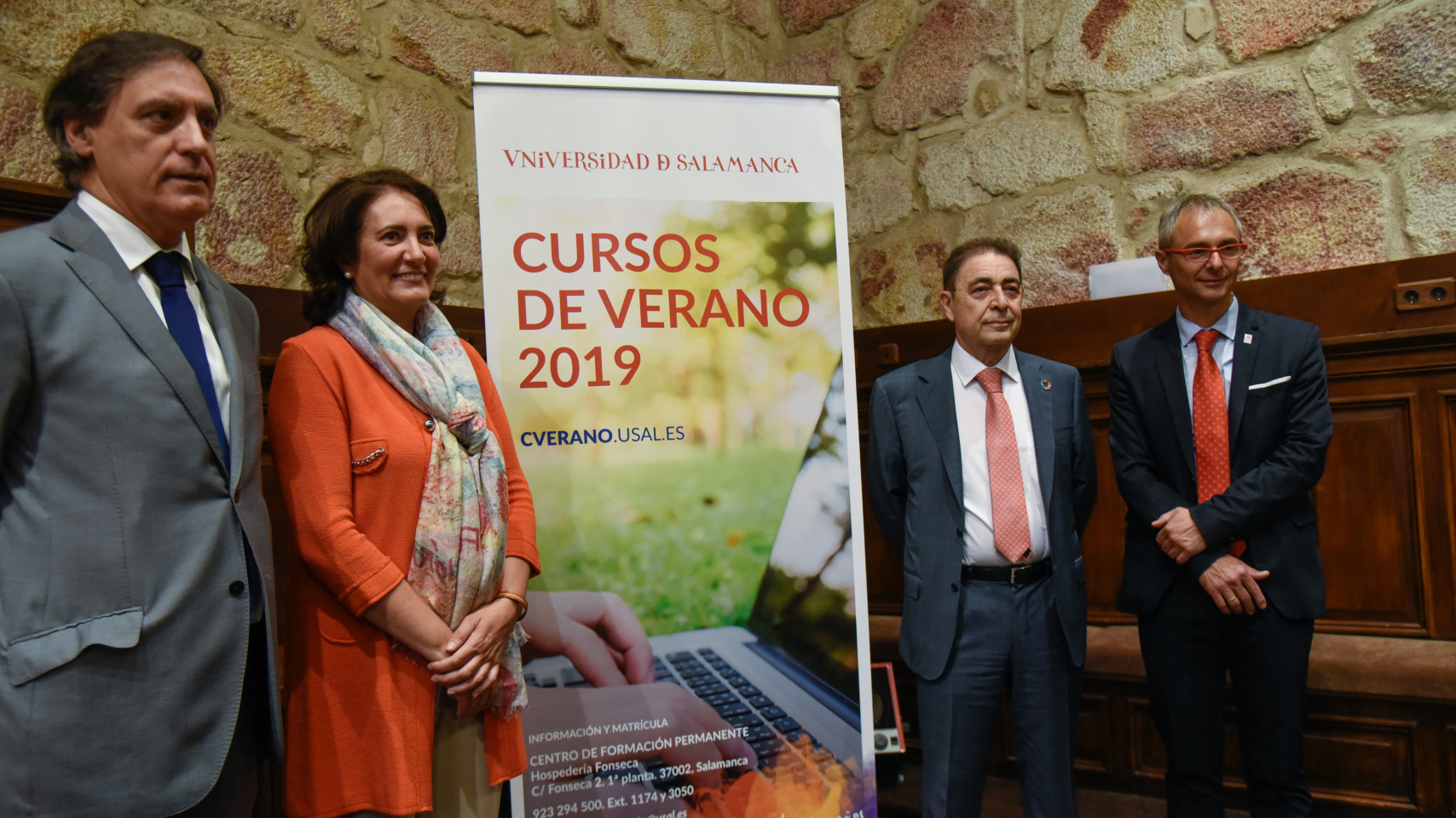 El periodista y escritor Juan Cruz ofrece la lección inaugural del curso ‘Comunicar e informar en español’