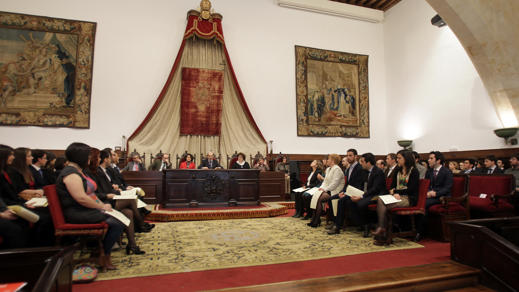 Mesa presidencial del acto celebrado en el Paraninfo.