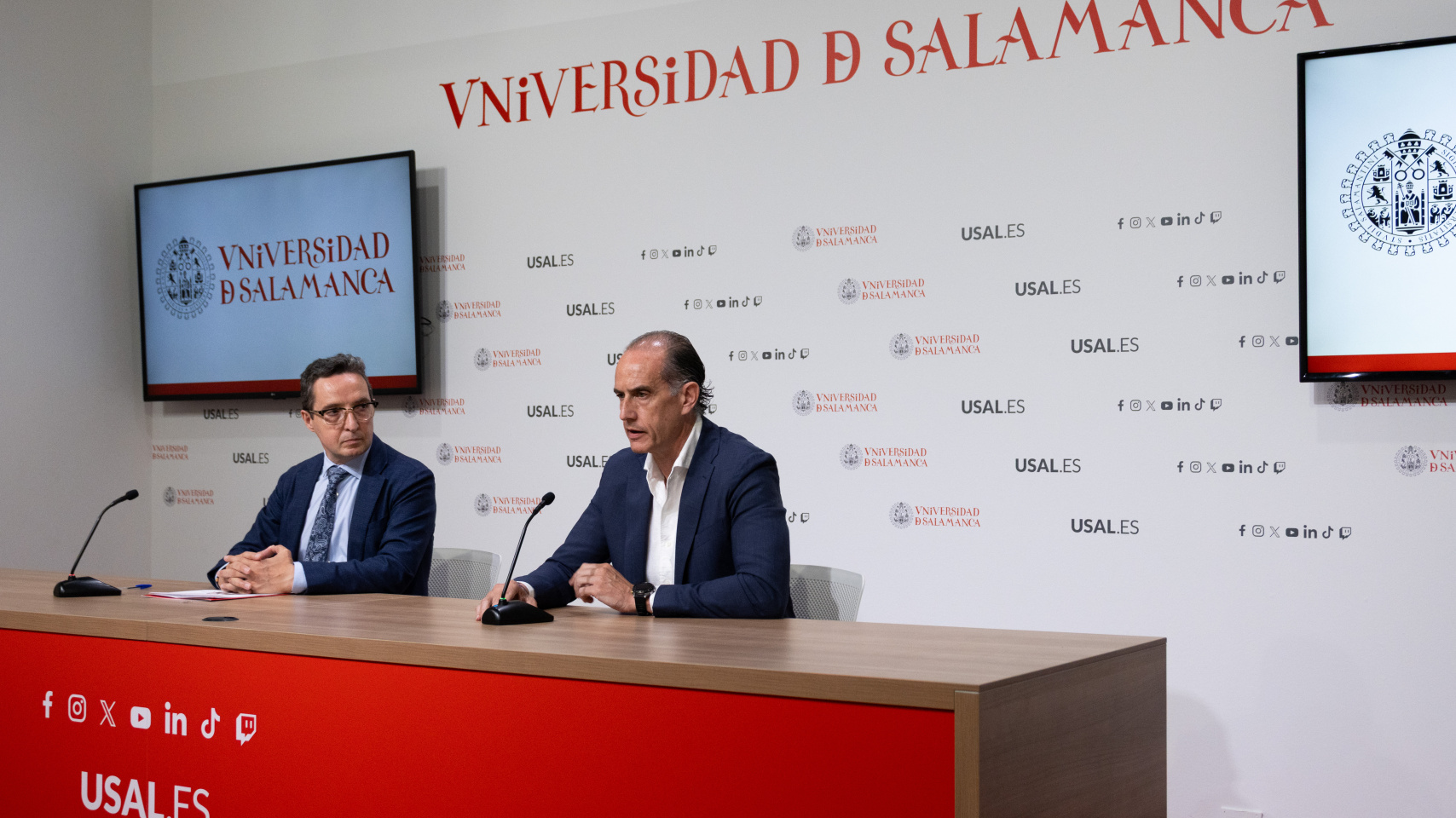 Presentación de "Pulso Vital 2.0" por parte de Juan Manuel Corchado y Óscar Iglesias.