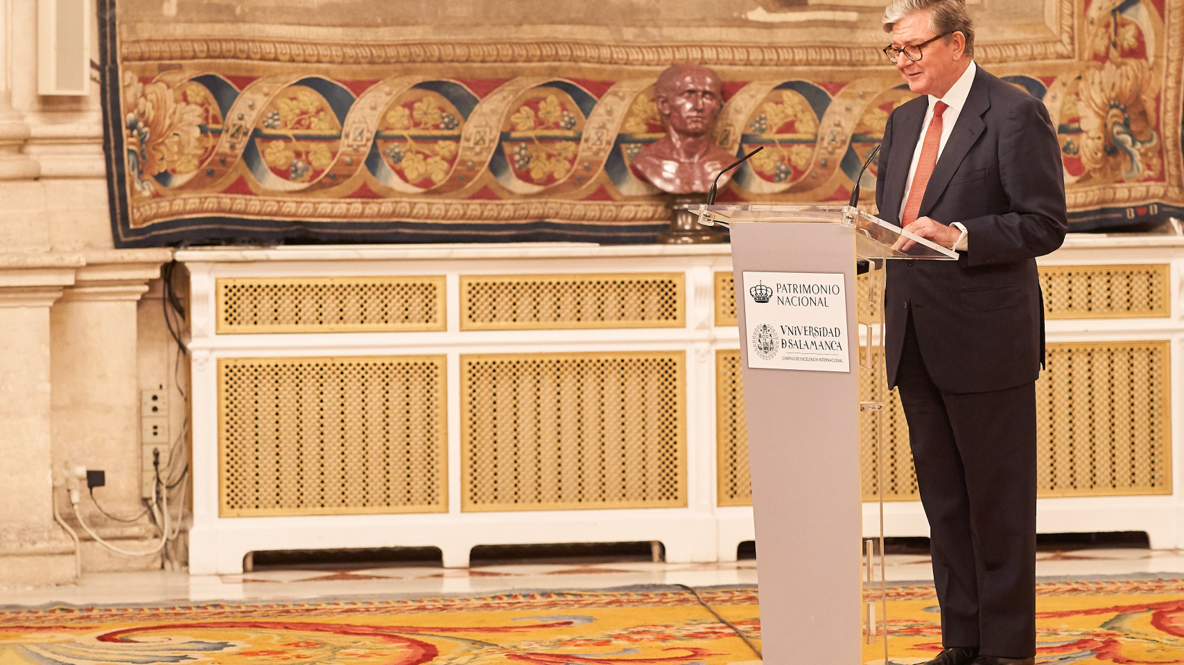 La Reina Sofía entrega Premio de Poesía Iberoamericana que lleva su nombre al poeta catalán Joan Margarit