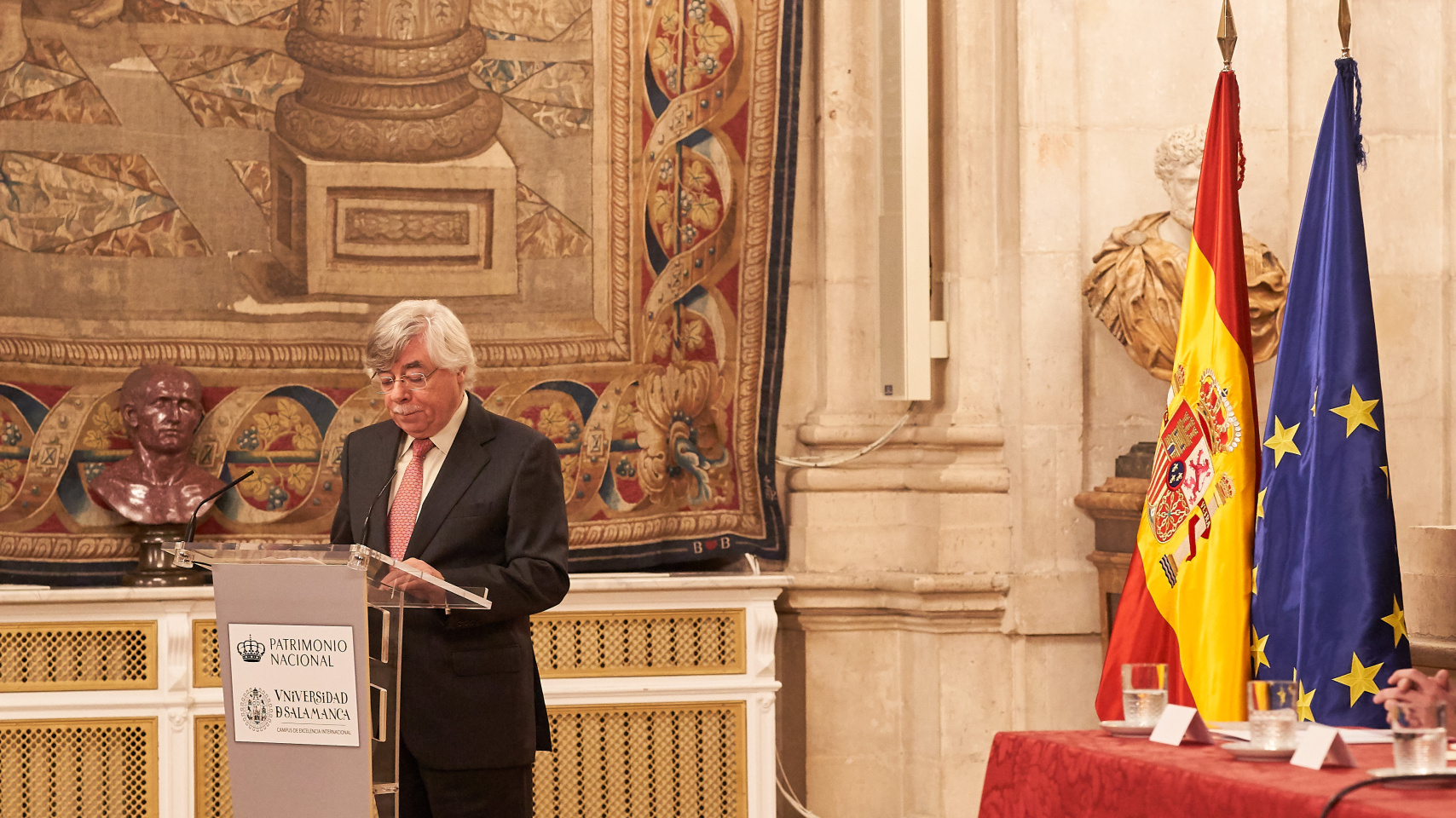 La Reina Sofía entrega Premio de Poesía Iberoamericana que lleva su nombre al poeta catalán Joan Margarit